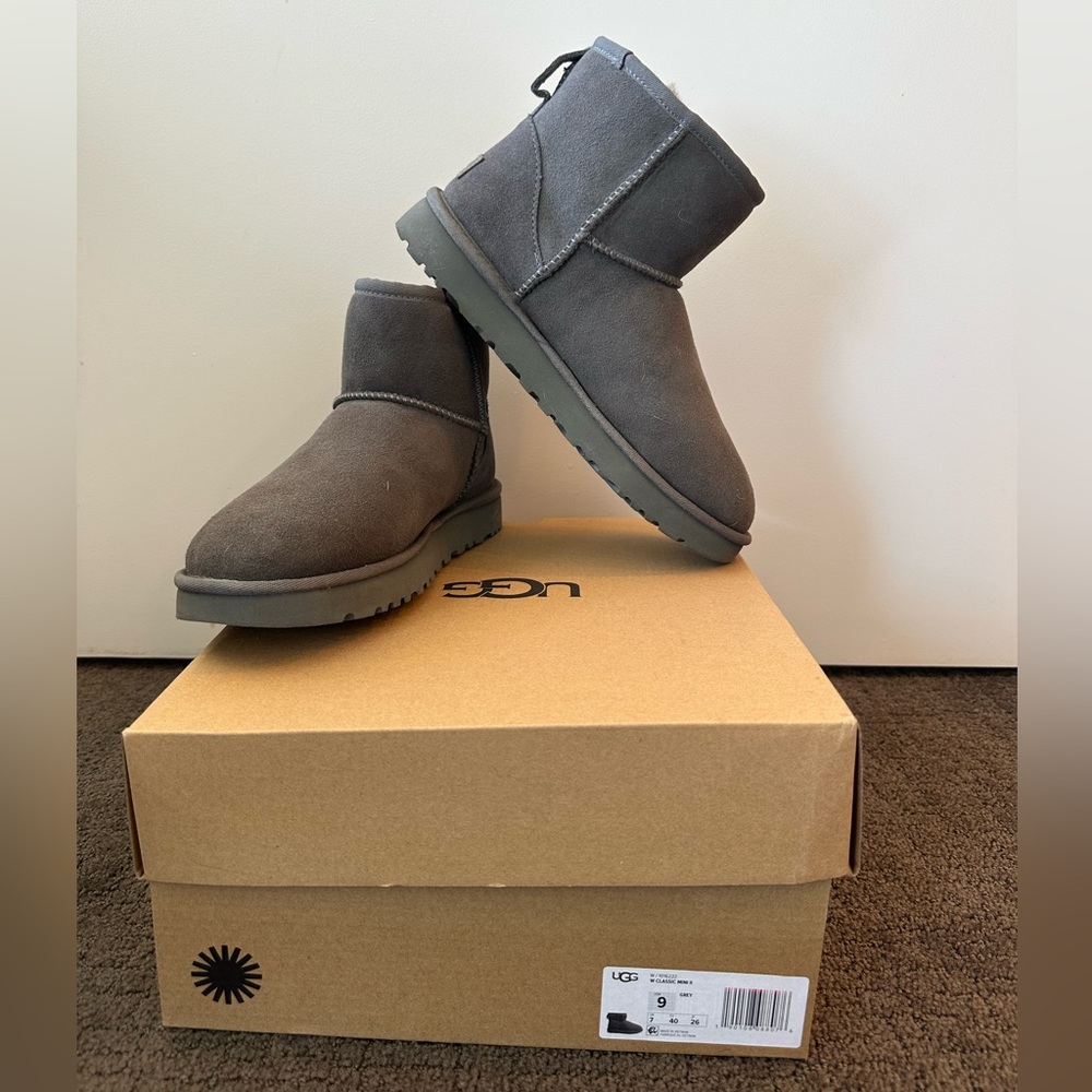 UGG Classic Mini Boot II in Grey